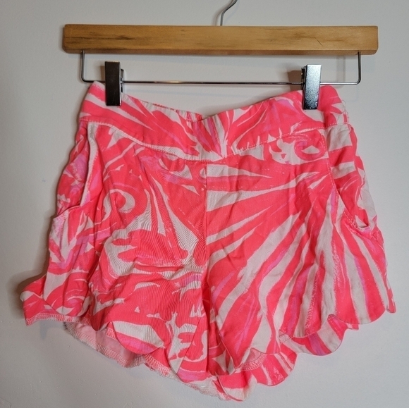 Lilly Pulitzer Scalloped hem pink white women shorts XS stretchy - Picture 1 of 6